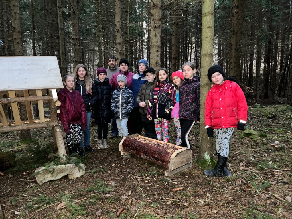 Návštěva u krmelce Jezevce - přikrmování zvěře